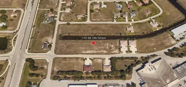 1701 NE 10TH TER, Cape Coral, FL 33909