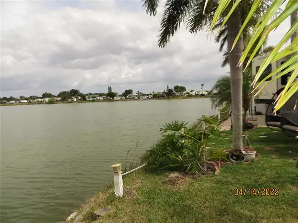 Punta Gorda, FL 33982,6800 GOLF COURSE BLVD #F49