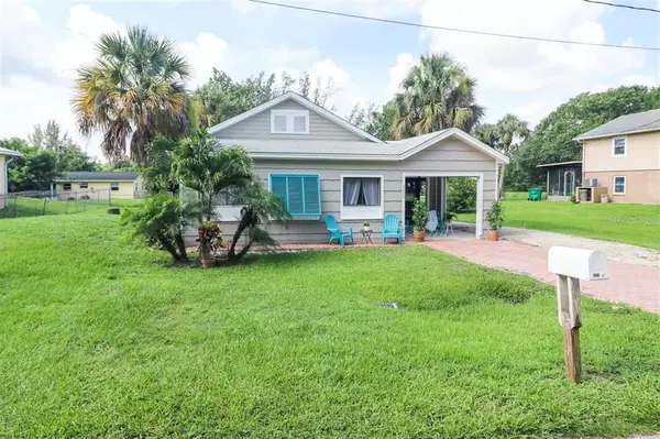 2425 MYRTLE AVE, Punta Gorda, FL 33950