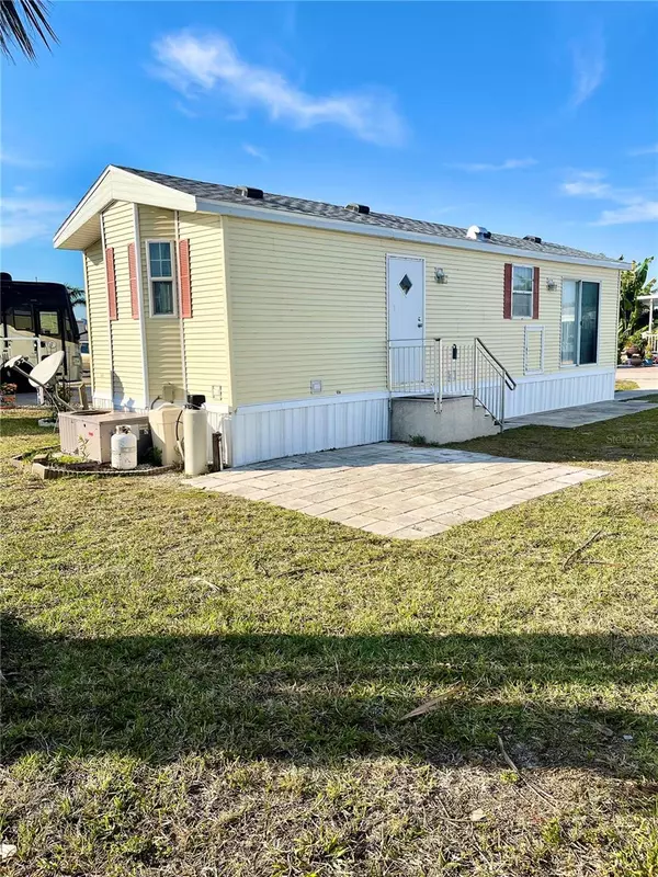 Punta Gorda, FL 33982,6800 GOLF COURSE BLVD #P10