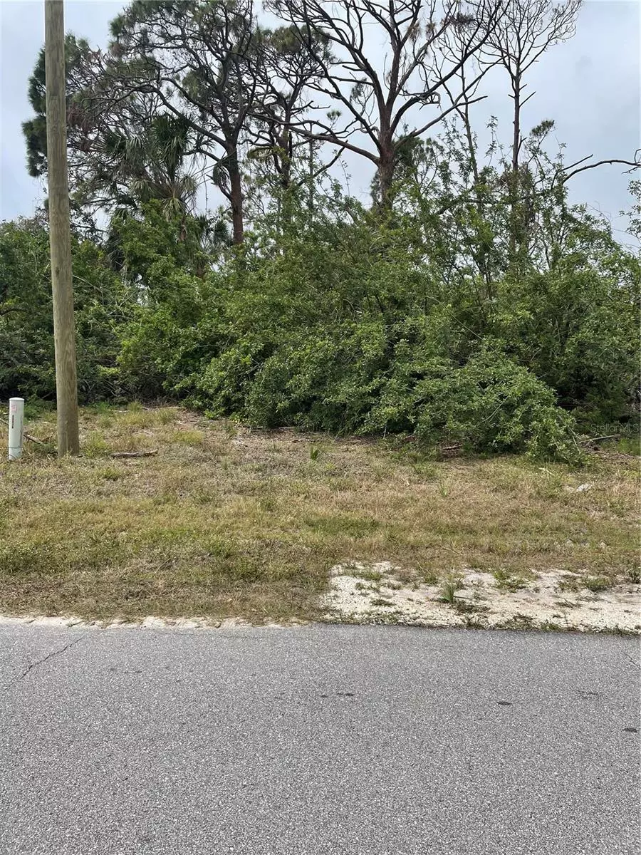 Rotonda West, FL 33947,106 BLUE RD