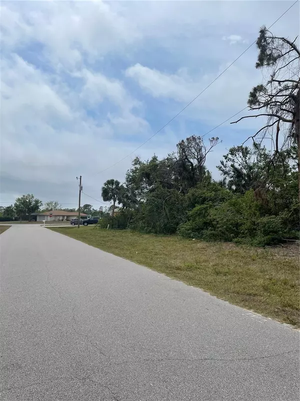 Rotonda West, FL 33947,106 BLUE RD