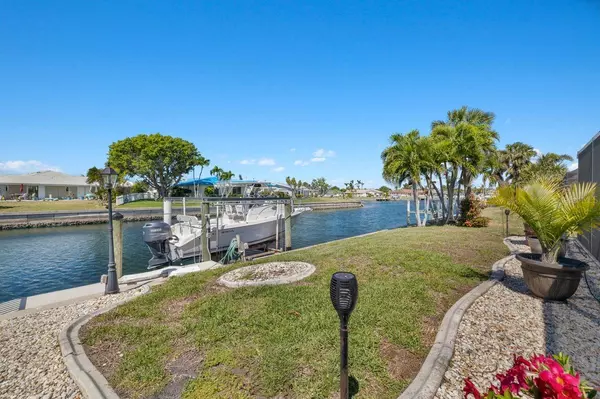 Punta Gorda, FL 33950,523 MATARES DR