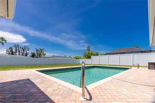 Rotonda West, FL 33947,52 GOLFVIEW RD