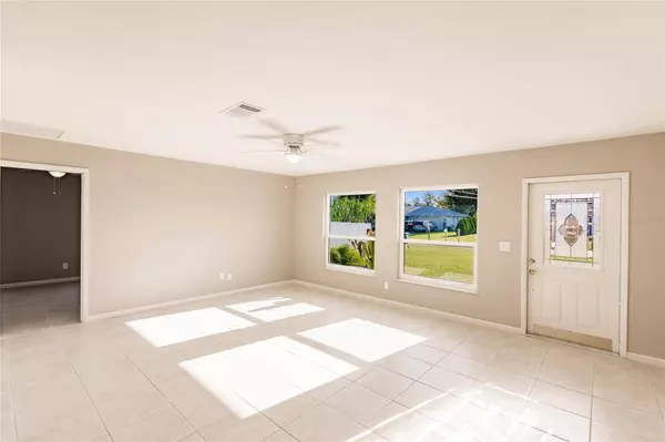 Cape Coral, FL 33990,6 SE 14TH CT