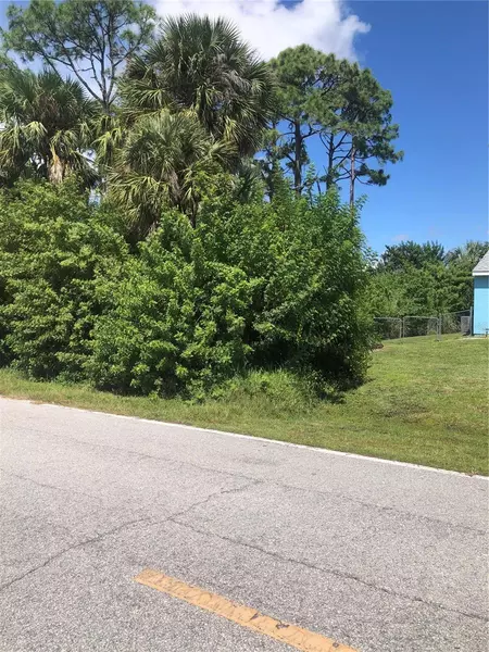 18186 LAKE WORTH BLVD, Port Charlotte, FL 33948