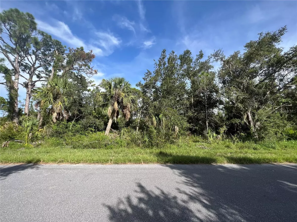 Port Charlotte, FL 33981,13348 RAYBURN LN