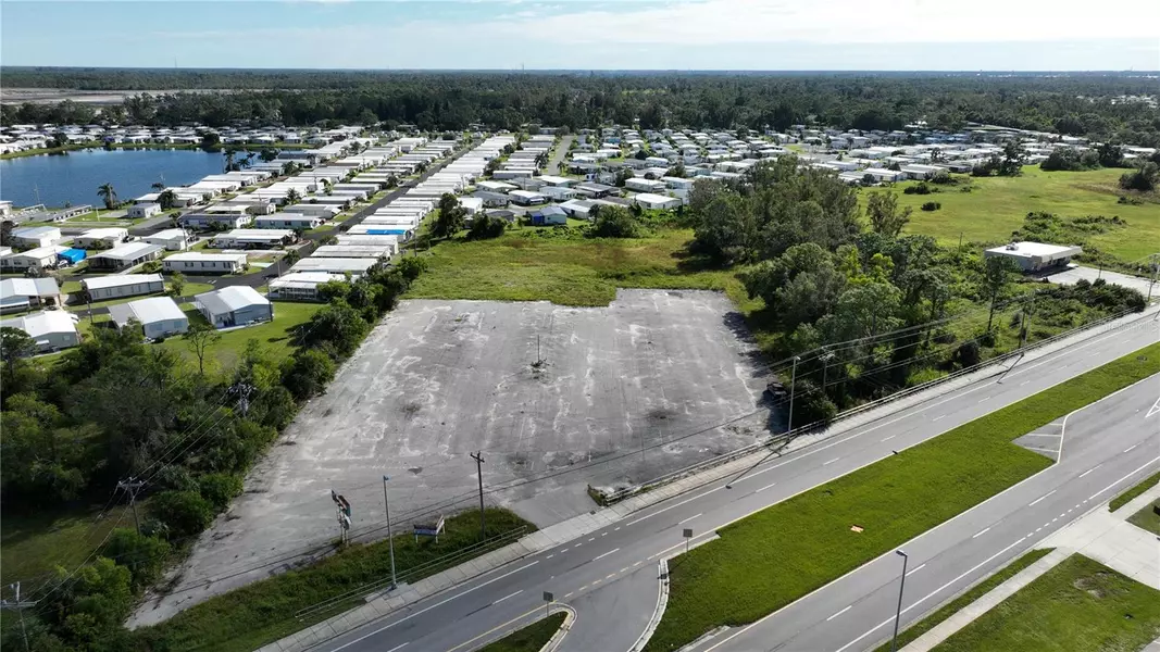 2818 N TAMIAMI TRL, North Fort Myers, FL 33903