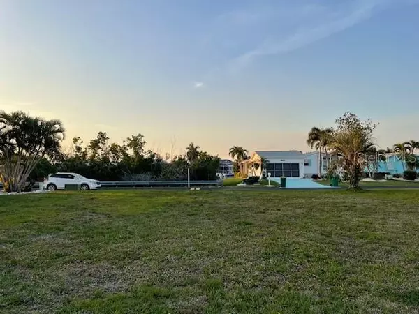 Punta Gorda, FL 33950,5486 RIVER BAY DR