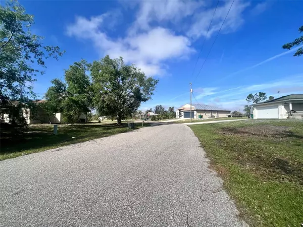 Port Charlotte, FL 33981,5122 PLATEAU LN