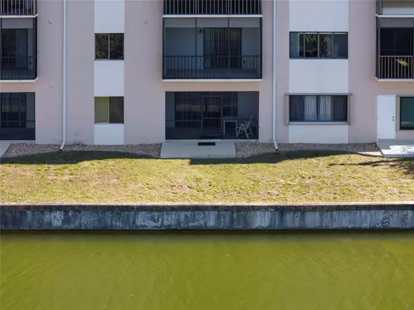 Port Charlotte, FL 33952,2486 CARING WAY #11A