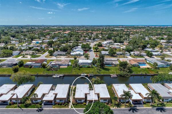 2420 RIVERBLUFF Pkwy #V238, Sarasota, FL 34231