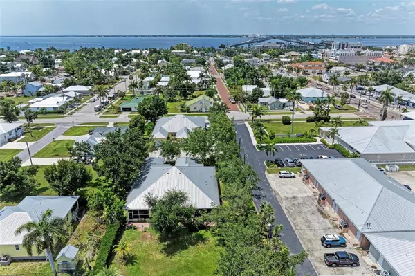 Punta Gorda, FL 33950,321 W VIRGINIA AVE #201