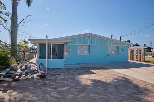 2555 CAY CV, Matlacha, FL 33993