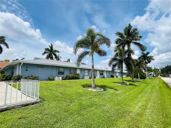 Punta Gorda, FL 33950,820 KINGS CT #D