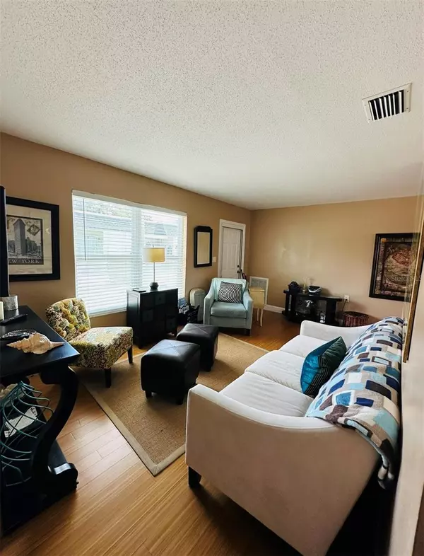 St Petersburg, FL 33709,7739 38TH PL N