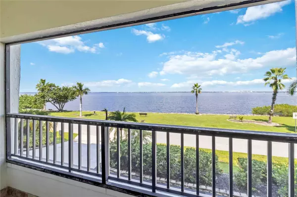 Punta Gorda, FL 33950,1500 PARK BEACH CIR #2F