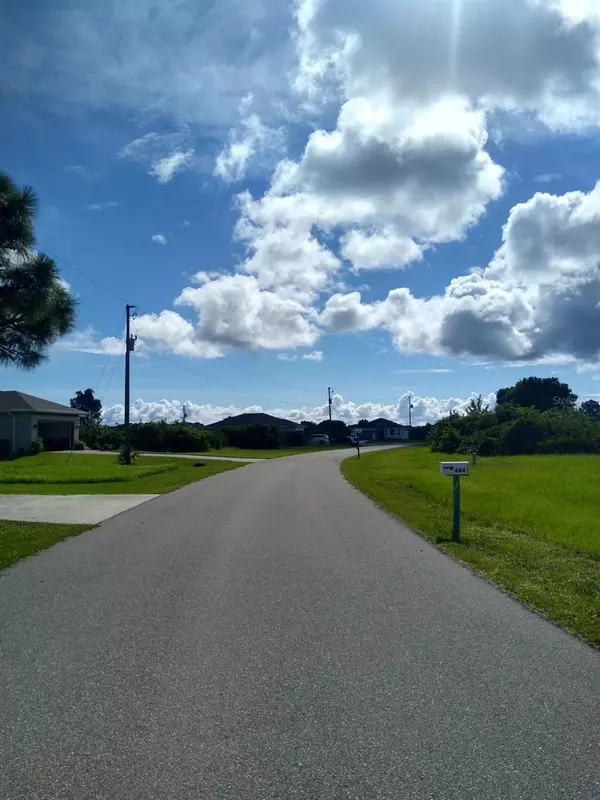 Rotonda West, FL 33947,443 ALBATROSS RD