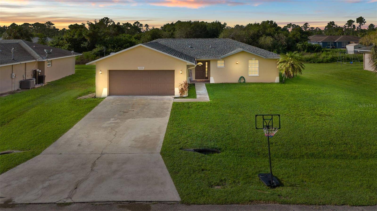 1218 CLOPLON ST E, Lehigh Acres, FL 33974