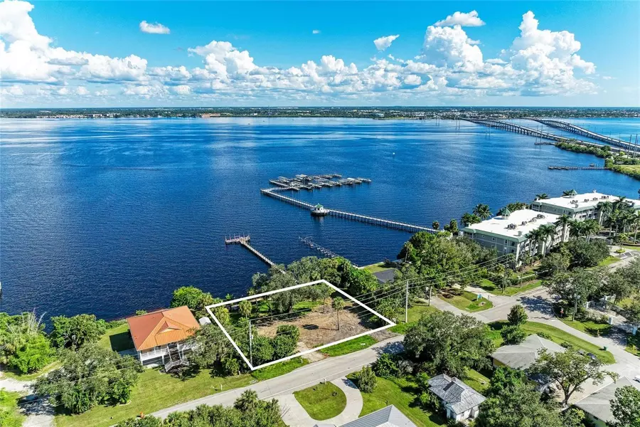 5060 MELBOURNE ST, Punta Gorda, FL 33980