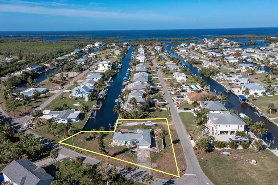 24373 HENRY MORGAN BLVD, Punta Gorda, FL 33955