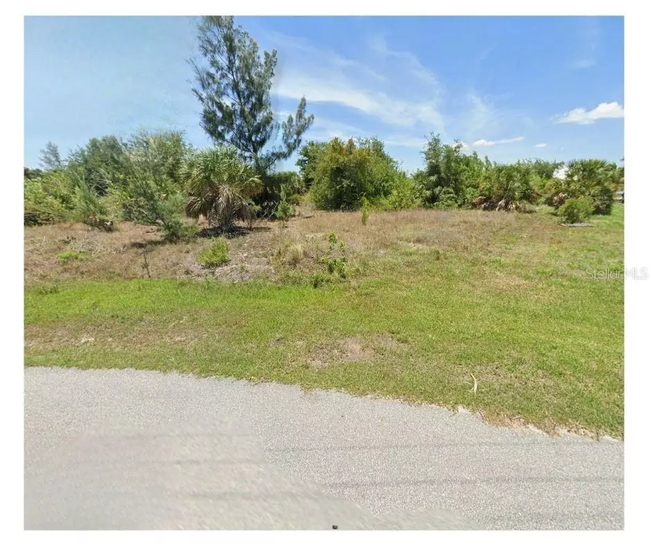 Port Charlotte, FL 33981,15366 ARON CIR