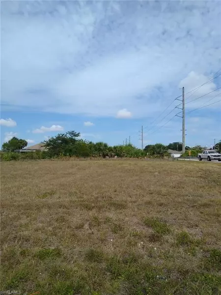 2710 NE 6TH AVE, Cape Coral, FL 33909