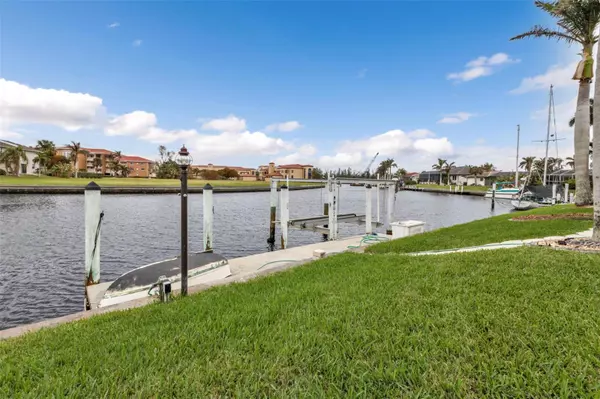 Punta Gorda, FL 33950,3322 SANDPIPER DR