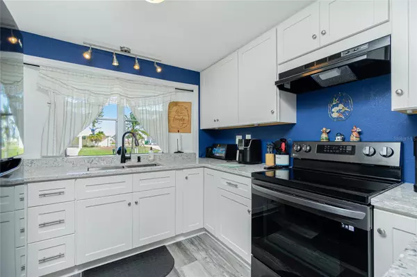 Englewood, FL 34224,1520 BLUE HERON DR