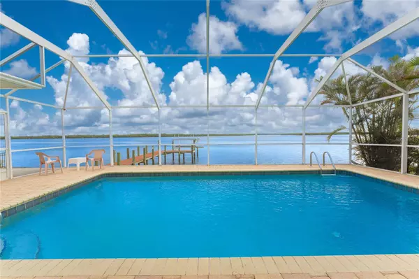 3220 PEACE RIVER DR, Punta Gorda, FL 33983