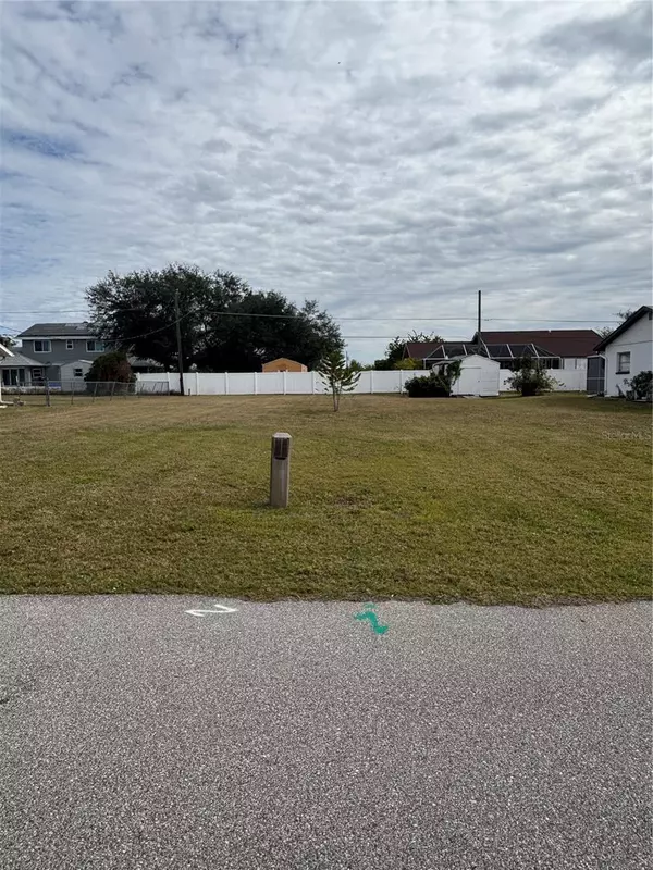 Port Charlotte, FL 33952,643 ERROLL ST