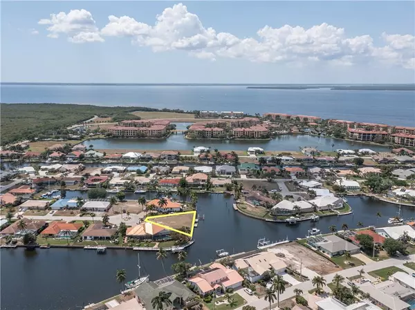 Punta Gorda, FL 33950,100 BAYSHORE CT