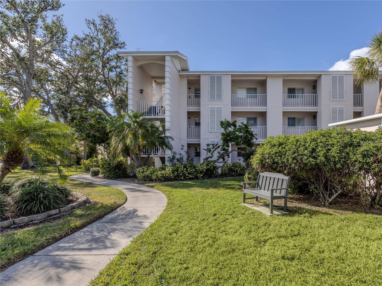437 CERROMAR LN #312, Venice, FL 34293