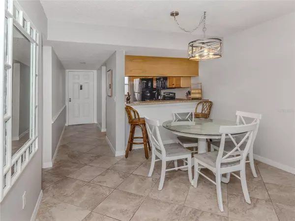 Venice, FL 34293,437 CERROMAR LN #312