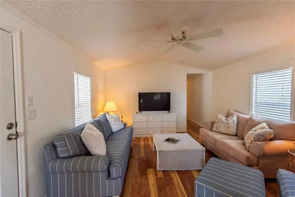 Punta Gorda, FL 33950,9 HOLLAND DR