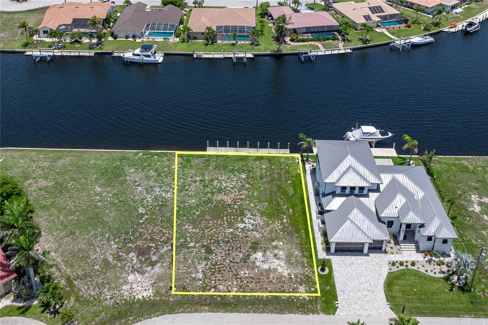 Punta Gorda, FL 33950,1454 CASEY KEY DR