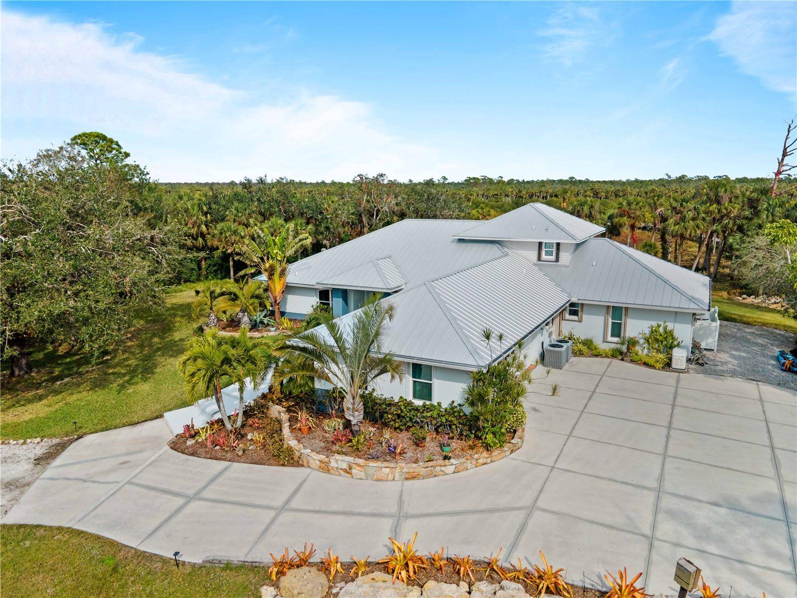 700 N RIVER RD, Venice, FL 34293