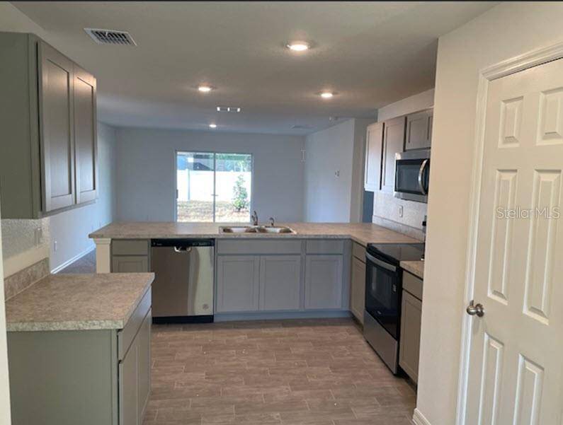 Palm Coast, FL 32164,7 ZONAL GERANIUM CT