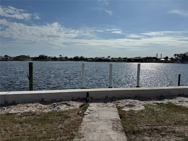 21535 EDGEWATER DR, Port Charlotte, FL 33952