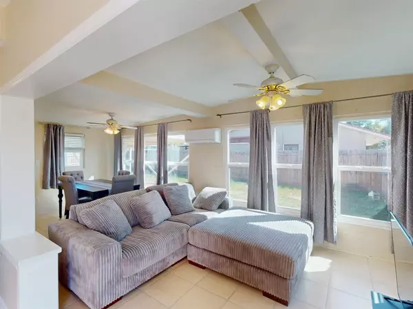 Port Charlotte, FL 33952,21456 HOLDERN AVE