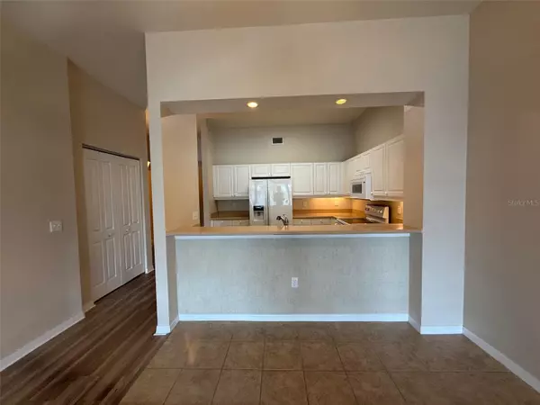 Port Charlotte, FL 33980,5125 MELBOURNE ST #E-304