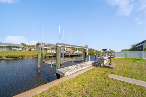 Port Charlotte, FL 33948,18662 ARAPAHOE CIR