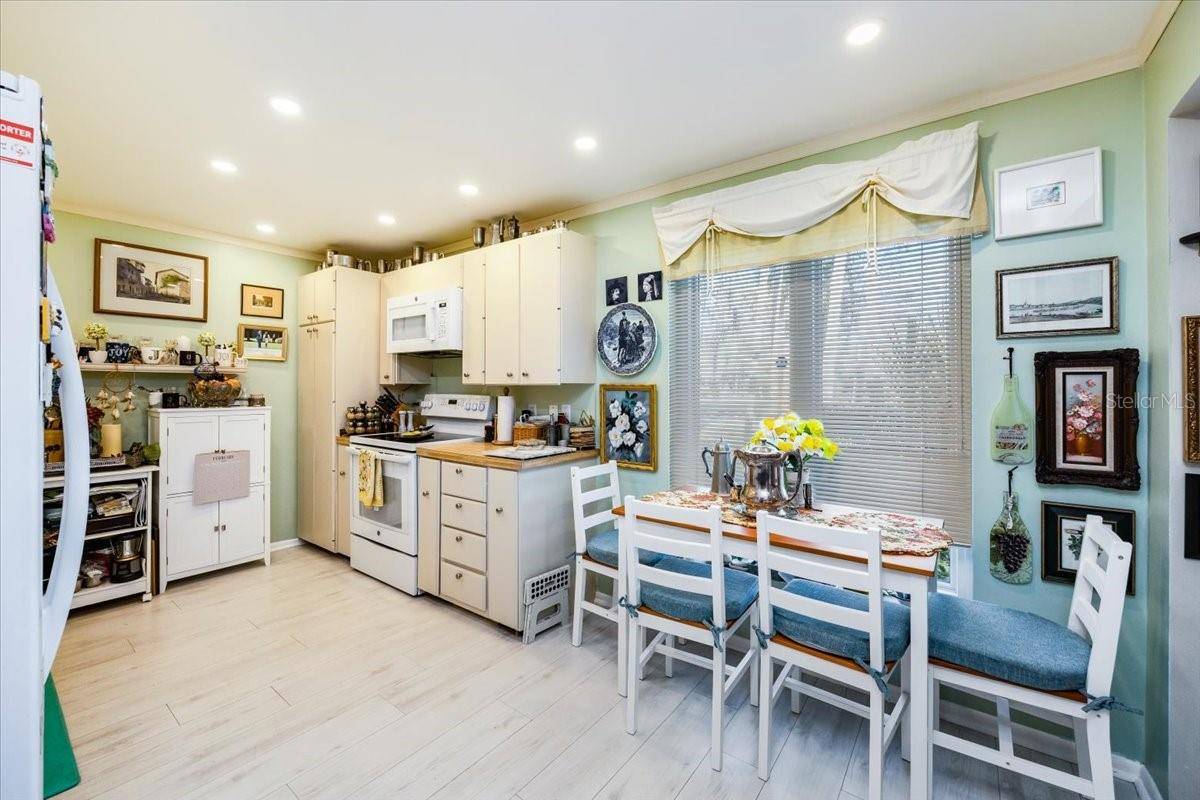 Naples, FL 34105,105 CLUBHOUSE DR #D155