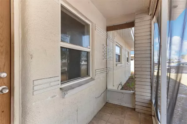 Bradenton, FL 34208,102 21ST ST NE