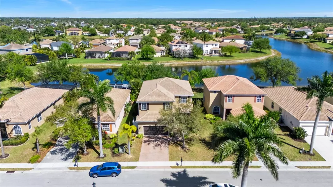 2691 SUNSET LAKE DR, Cape Coral, FL 33909