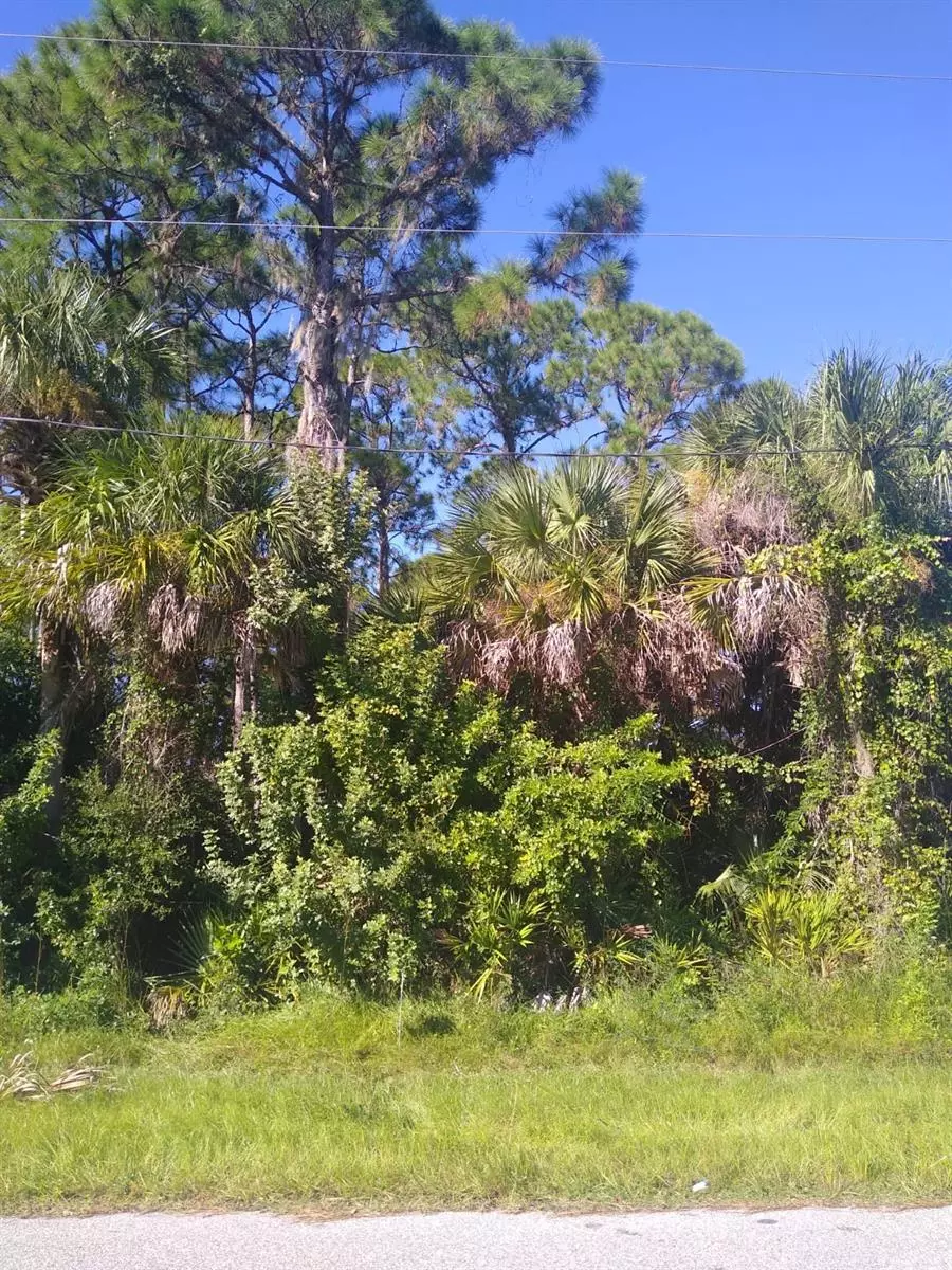 Port Charlotte, FL 33981,5409 CALLAWAY ST