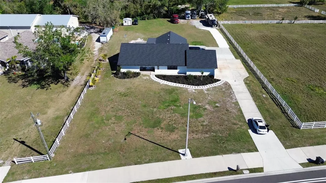 5705 44TH AVE E, Bradenton, FL 34203