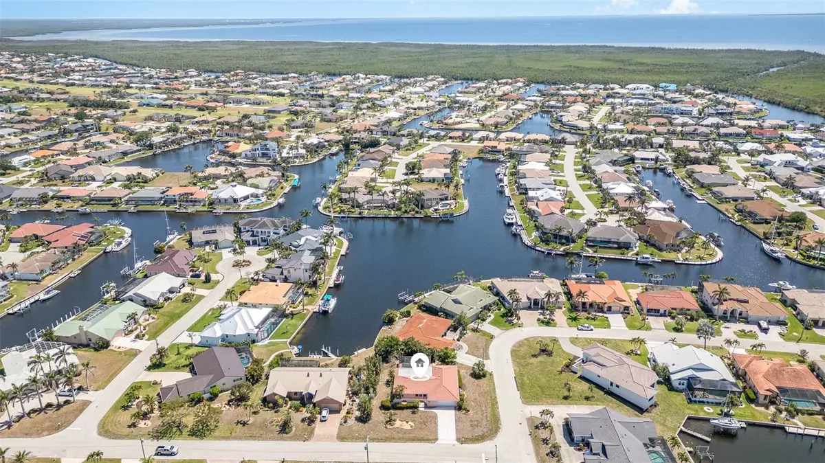 Punta Gorda, FL 33950,2621 VIA VENETO DR