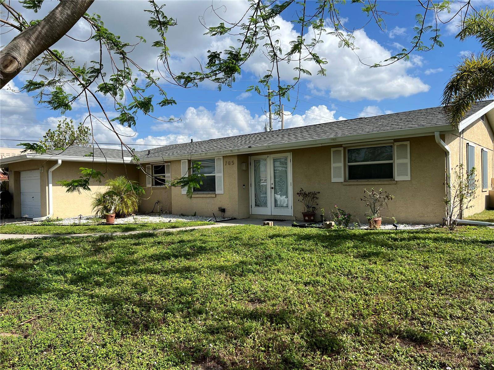 705 CRESTVIEW CIR NW, Port Charlotte, FL 33948