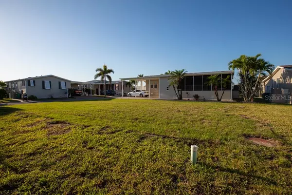 Punta Gorda, FL 33950,8 EMDEN CIR